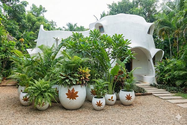 Round Planters